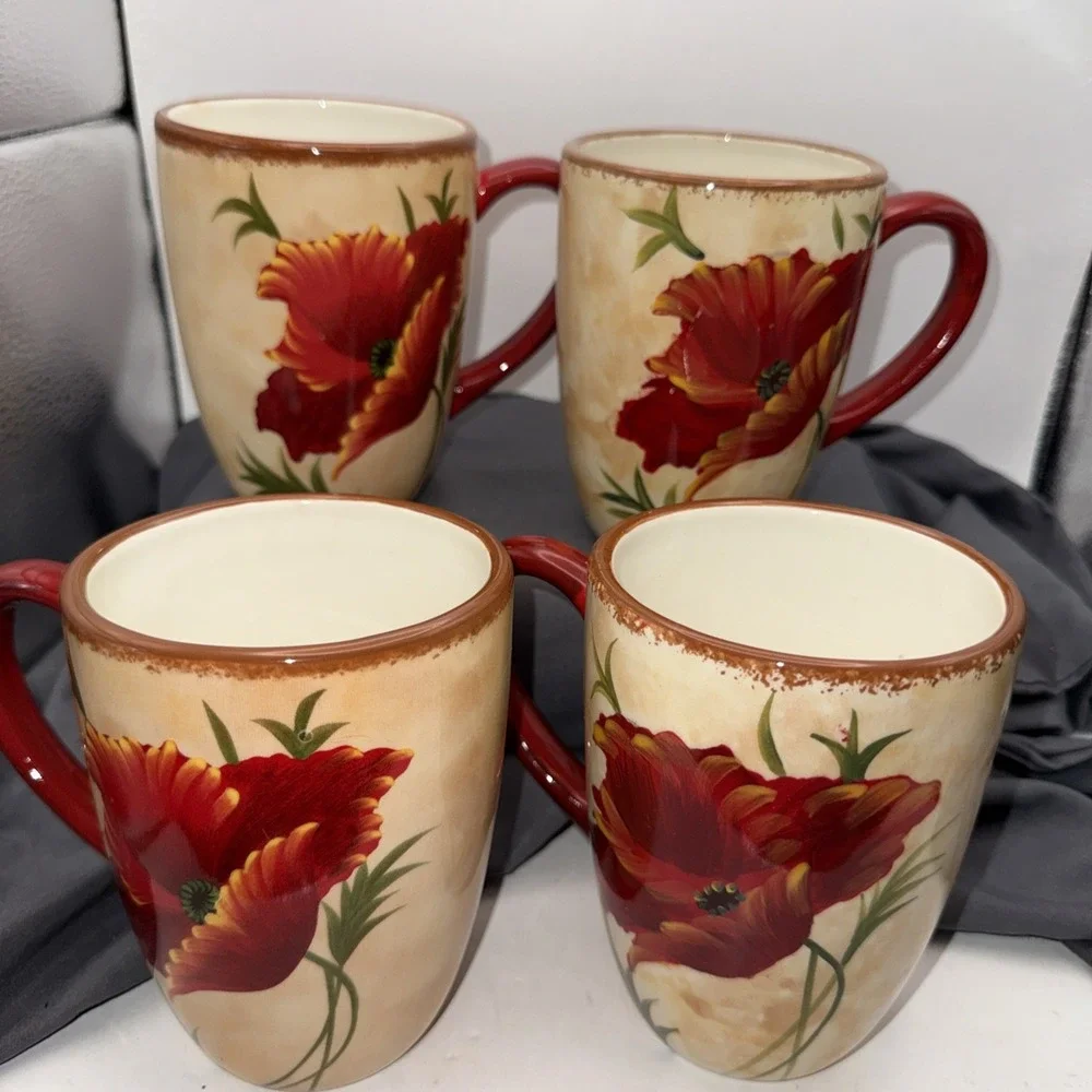 Pier One POPPIES Coffee Mugs SET OF FOUR   Pre Owned